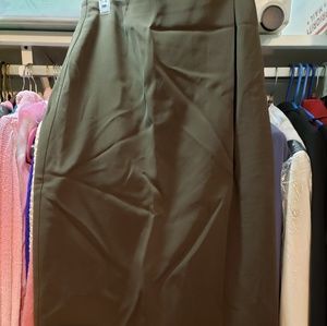 MAKE OFFERJones NY straight skirt -dark moss green
